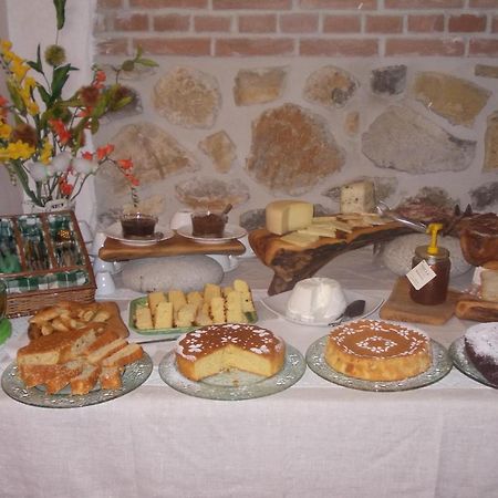 Agriturismo La Valle Degli Ulivi Semproniano Bagian luar foto