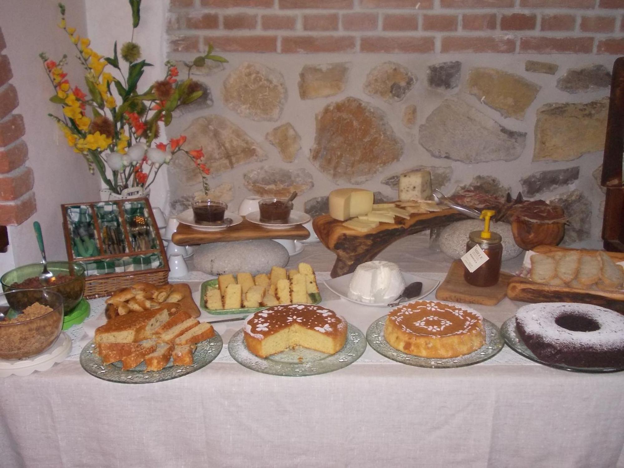 Agriturismo La Valle Degli Ulivi Semproniano Bagian luar foto