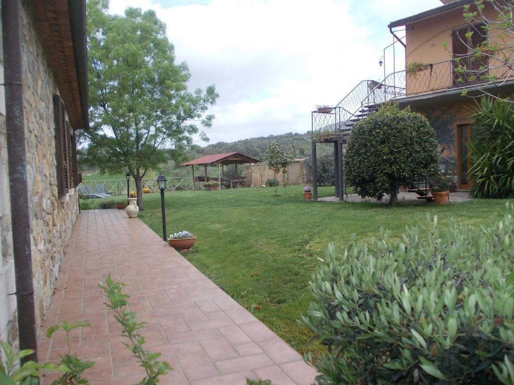 Agriturismo La Valle Degli Ulivi Semproniano Bagian luar foto