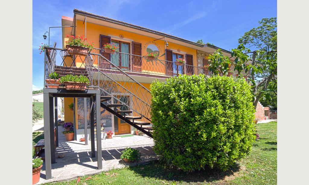 Agriturismo La Valle Degli Ulivi Semproniano Bagian luar foto