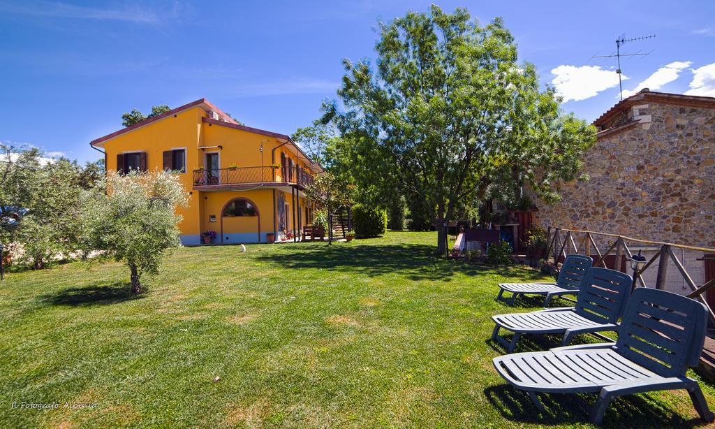 Agriturismo La Valle Degli Ulivi Semproniano Bagian luar foto